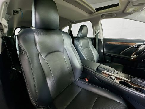 Used 2021 Lexus RX 350L Premium w/ Premium Package image 29