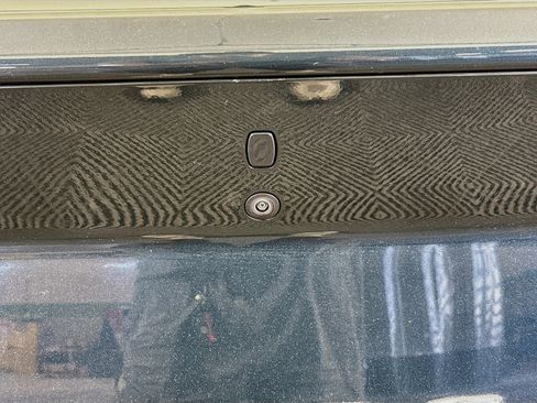 Used 2024 Genesis G70 2.5T RWD image 30