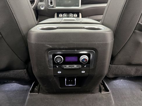 Used 2021 GMC Yukon Denali w/ Denali Premium Package image 21