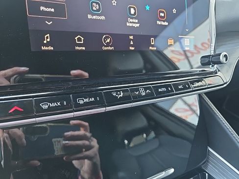 Used 2024 Jeep Wagoneer Series II image 65