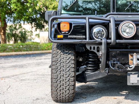 Used 2004 HUMMER H1 4-Door Wagon AWD/4WD image 19