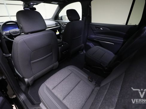 New 2026 Chevrolet Traverse LT w/ Midnight/Sport Edition FWD image 9