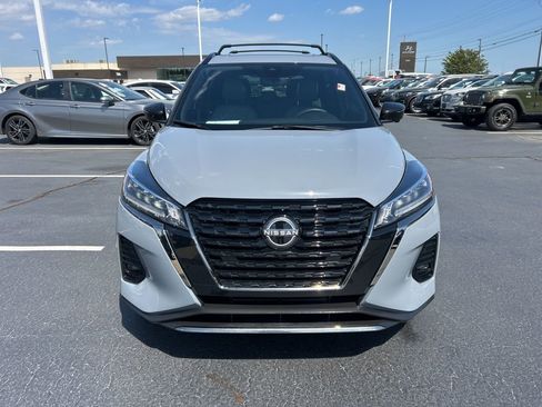 Used 2024 Nissan Kicks SR w/ SR Premium Package image 20