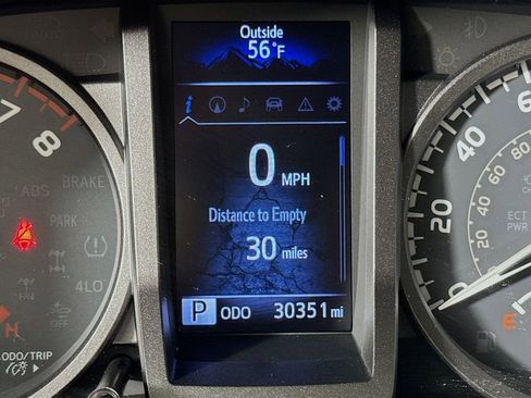 Used 2019 Toyota Tacoma SR5 RWD image 26