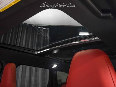 Used 2022 Land Rover Range Rover Sport SVR image 17