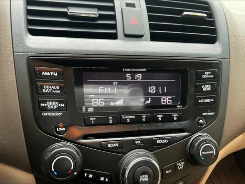 Used 2004 Honda Accord EX image 14