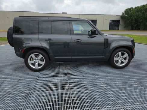 Used 2025 Land Rover Defender 110 S AWD/4WD image 7