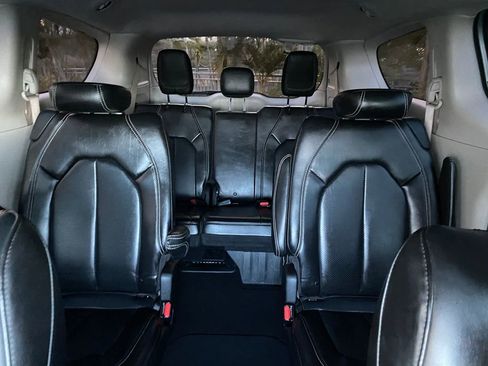 Used 2021 Chrysler Voyager Lxi image 18