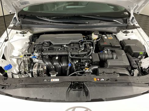 New 2026 Hyundai Elantra SE FWD image 8