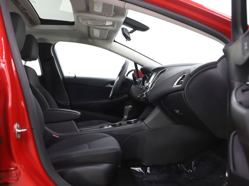 Used 2017 Chevrolet Cruze LT w/ Sun And Sound Package FWD image 12
