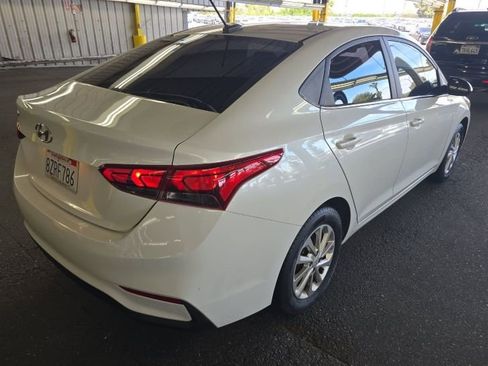 Used 2022 Hyundai Accent SEL image 2