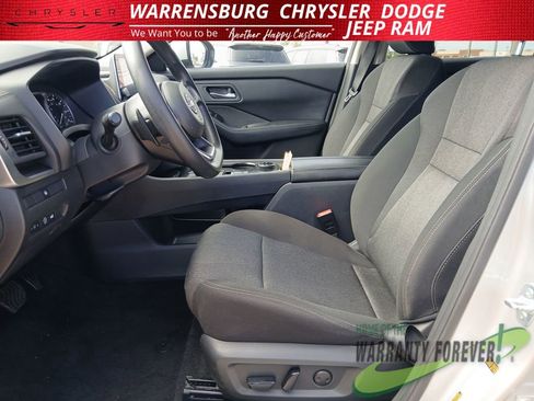 Used 2024 Nissan Rogue SV AWD/4WD image 13