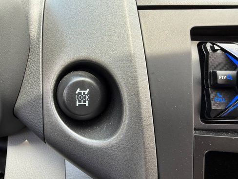 Used 2012 Toyota RAV4 4WD w/ Upgrade Value Pkg image 91