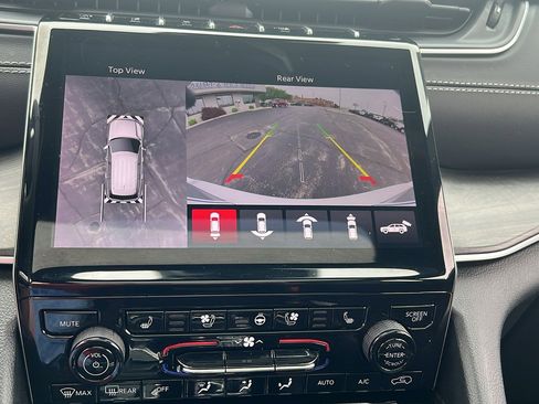 Used 2024 Jeep Grand Cherokee L Limited w/ Luxury Tech Group II image 26