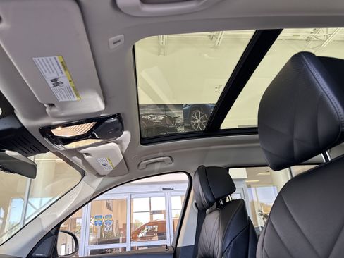 Used 2024 BMW X7 xDrive40i w/ Premium Package image 29