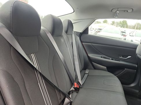 Certified 2021 Hyundai Elantra SEL w/ Convenience Package FWD image 29