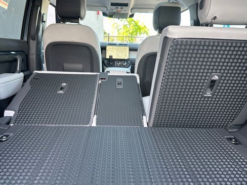 New 2026 Land Rover Defender 110 X-Dynamic SE AWD/4WD image 28