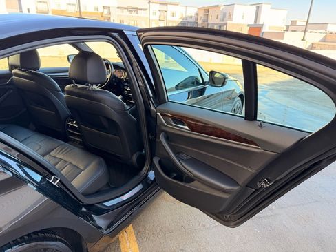 Used 2017 BMW 530i xDrive w/ Premium Package image 21