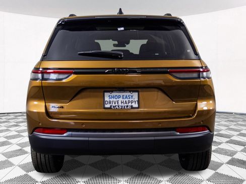 New 2026 Jeep Grand Cherokee Limited w/ Limited Altitude Package AWD/4WD image 18