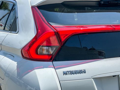 Used 2018 Mitsubishi Eclipse Cross LE AWD/4WD image 9