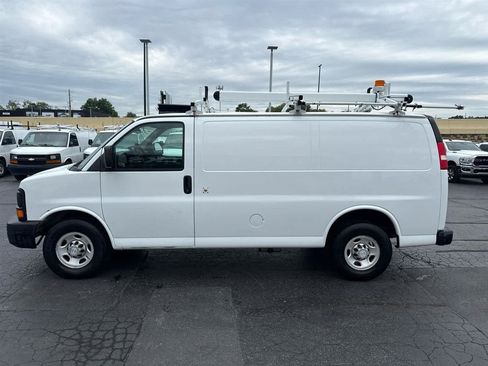 Used 2015 Chevrolet Express 2500 RWD image 5