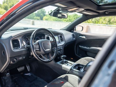 Used 2018 Dodge Charger R/T RWD image 12