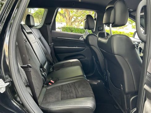 Used 2019 Jeep Grand Cherokee Laredo w/ Laredo X Package RWD image 41