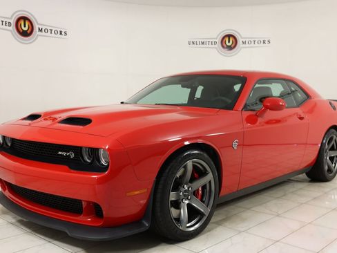 Used 2021 Dodge Challenger SRT Hellcat w/ Plus Package RWD image 5
