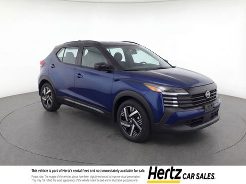 Used 2025 Nissan Kicks SV FWD image 1