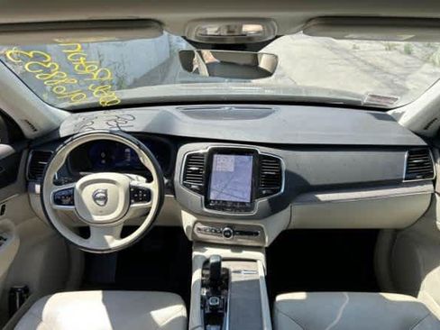 Used 2023 Volvo XC90 B6 Plus w/ Protection Package Premier AWD/4WD image 3