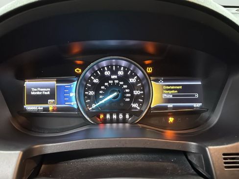 Used 2016 Ford Explorer XLT w/ Equipment Group 202A image 14