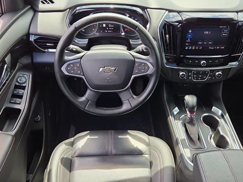 Used 2023 Chevrolet Traverse RS FWD image 15