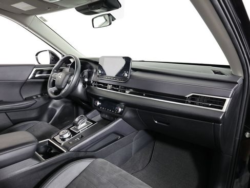 Used 2024 Mitsubishi Outlander SE AWD/4WD image 24