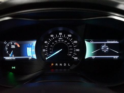 Used 2020 Ford Fusion SE FWD image 15