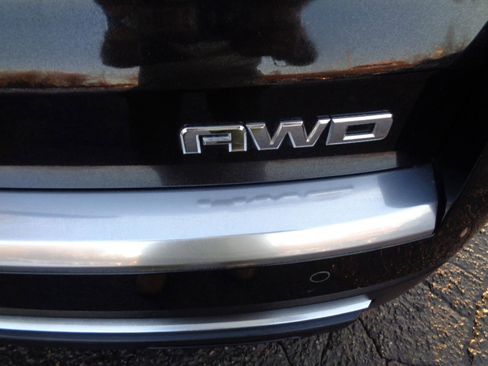 Used 2016 GMC Acadia SLT image 15