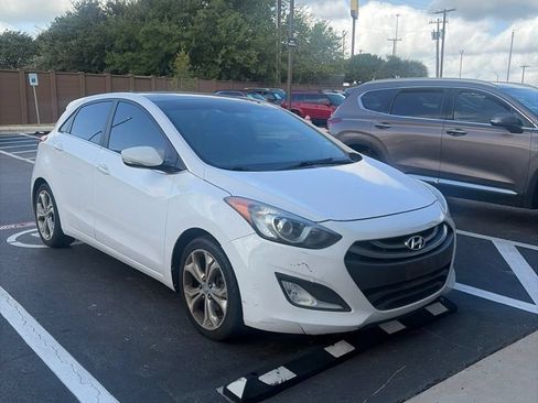 Used 2013 Hyundai Elantra GT w/ Style Pkg FWD image 3