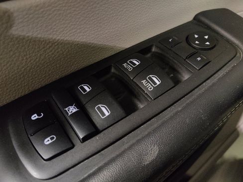 Used 2024 Chrysler Voyager LX FWD image 27