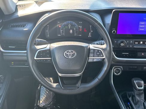 Used 2024 Toyota Grand Highlander XLE image 14