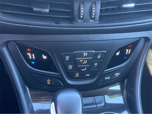 Used 2020 Buick Envision Essence image 20