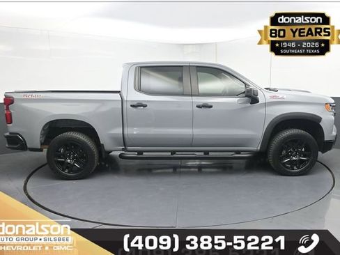 Used 2024 Chevrolet Silverado 1500 LT Trail Boss w/ Convenience Package II AWD/4WD image 2