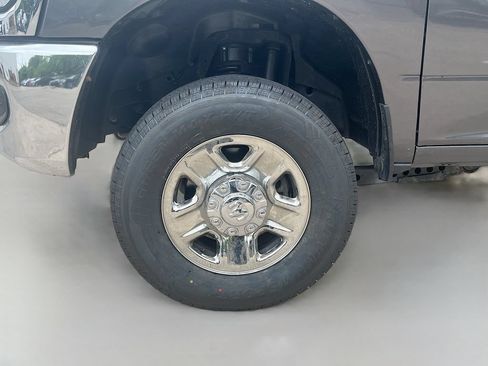 Used 2024 RAM 2500 Tradesman w/ Chrome Appearance Group AWD/4WD image 27