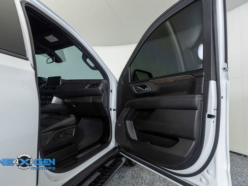 Used 2022 Chevrolet Tahoe Z71 w/ Luxury Package image 37