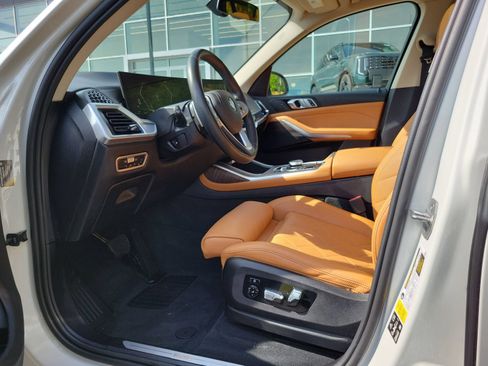 Used 2023 BMW X7 xDrive40i AWD/4WD image 9