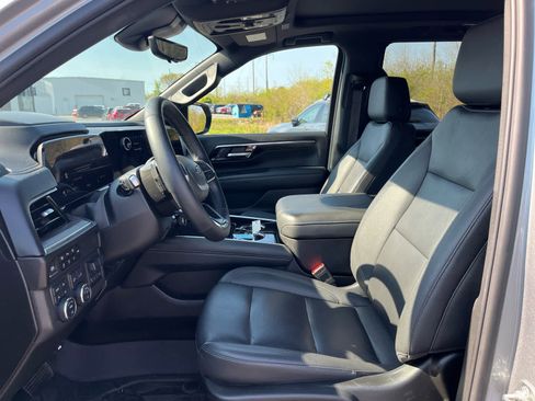 Used 2025 Chevrolet Tahoe Z71 w/ Z71 Off-Road Package image 5