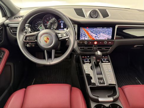 Used 2026 Porsche Macan AWD/4WD image 27