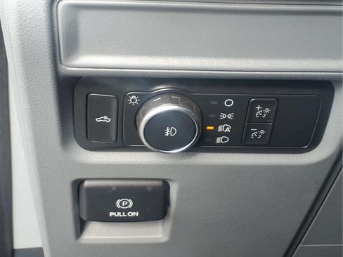 Used 2023 Ford F150 XLT AWD/4WD image 19