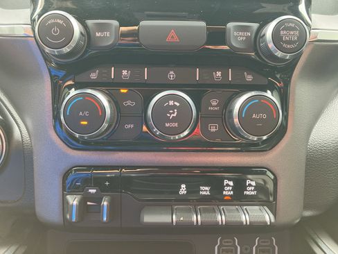 Used 2022 RAM 1500 Laramie AWD/4WD image 22