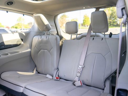 Used 2021 Chrysler Pacifica Limited w/ Premium & Safety Sphere Group AWD/4WD image 32