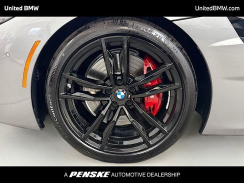 Used 2024 BMW Z4 M40i w/ Premium Package image 2