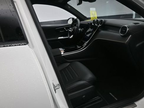 Used 2025 Mercedes-Benz GLC 300 w/ AMG Line image 29